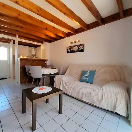 Villa Maison 3 Pieces Avec Terrasse A 200m De La Du Men Du - - Fr-1-477-104 *